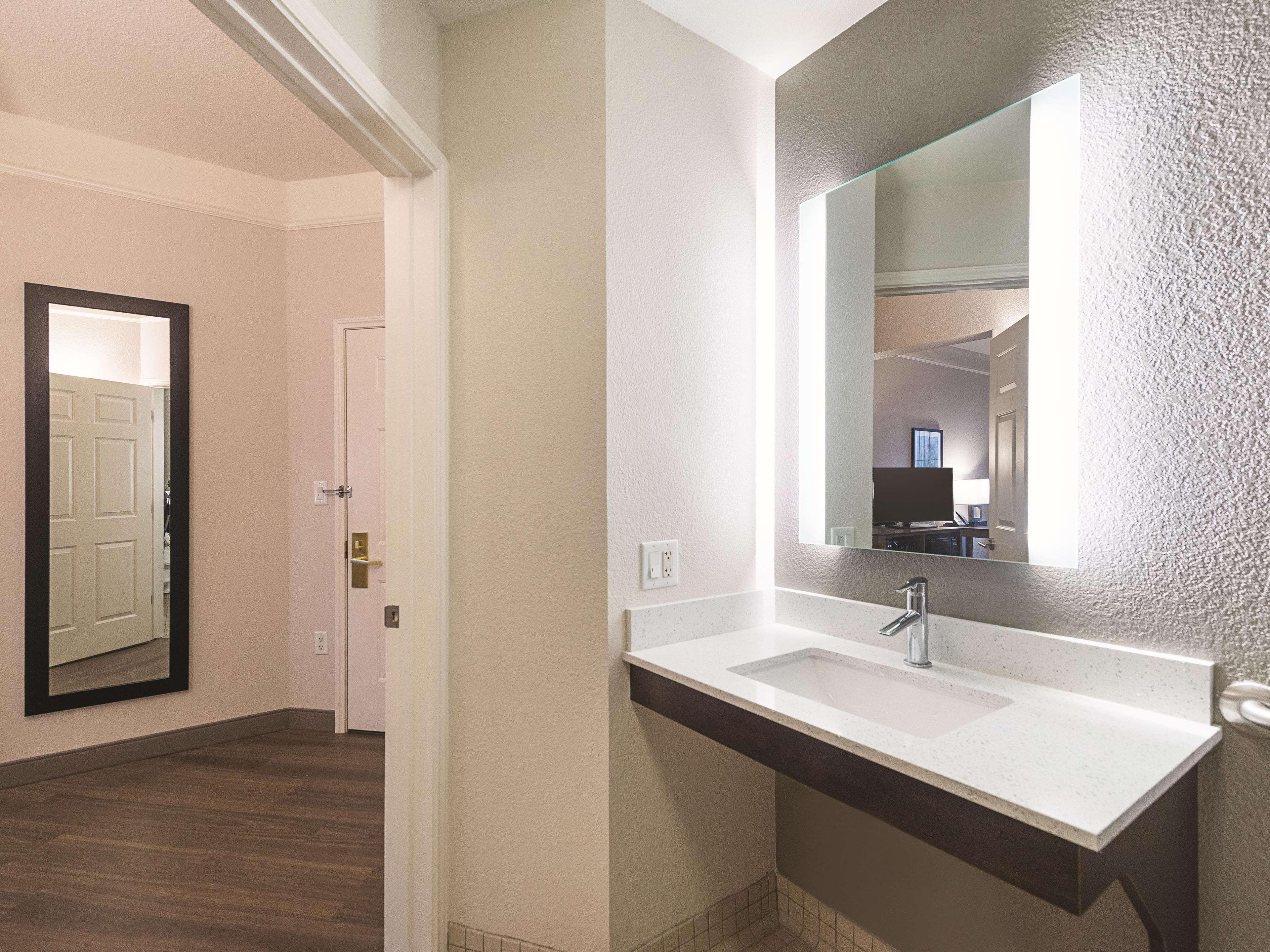 La Quinta By Wyndham Oklahoma City - Nw Expwy Eksteriør billede