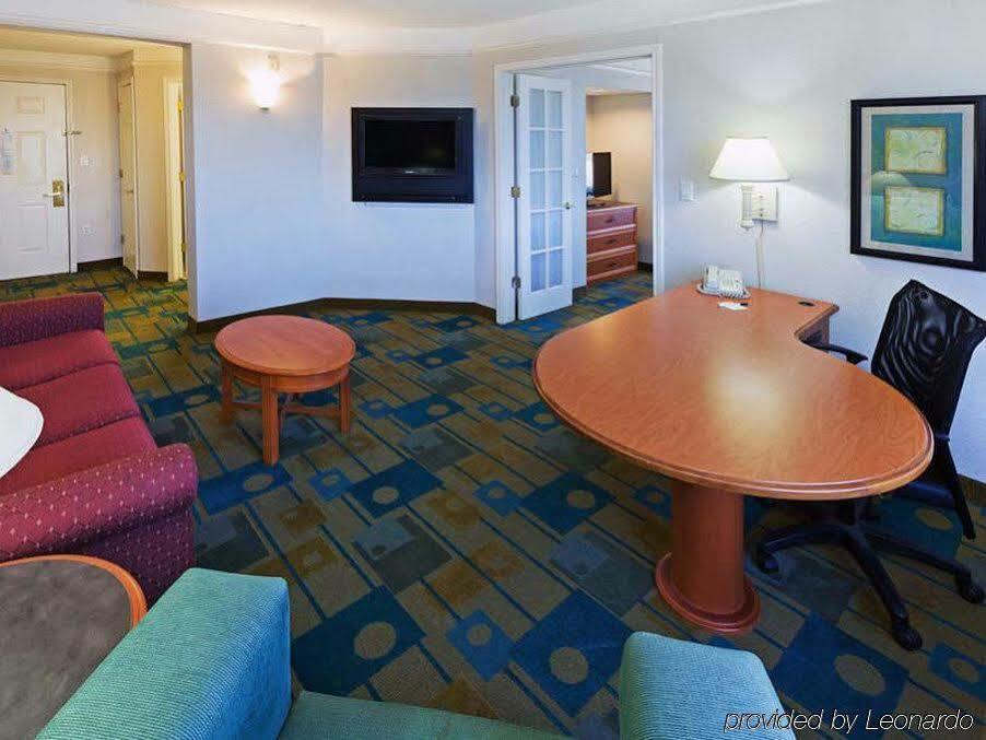 La Quinta By Wyndham Oklahoma City - Nw Expwy Eksteriør billede